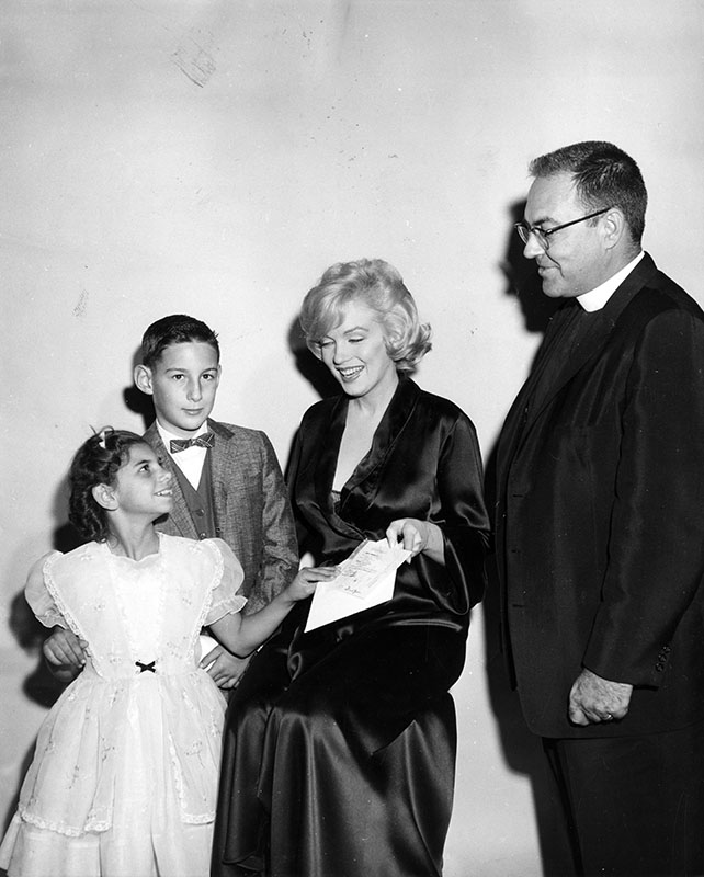 marilyn monroe at movie screening