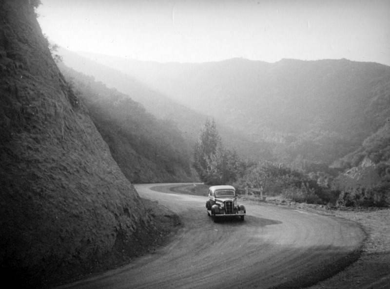 View of the summit in Topanga Canyon, circa 1920 - San Fernando